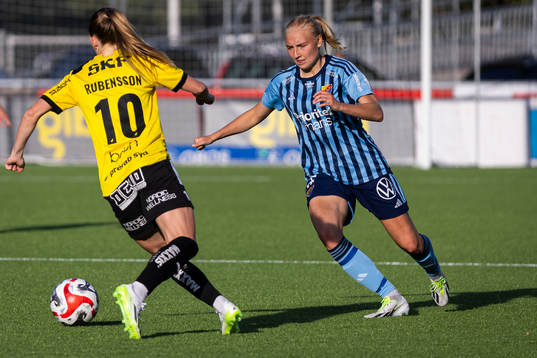 Häckens Elin Rubensson mot Djurgårdens Stinalisa Johansson