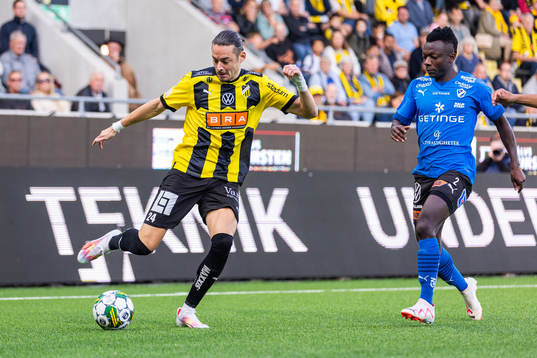 Häckens Amor Layouni och Halmstads Thomas Boakye