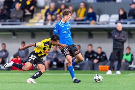 Häckens Momodou Lamin Sonko och Halmstads Kazper Karlsson