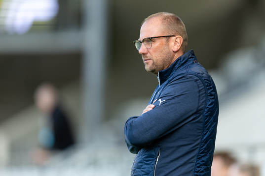 Halmstads tränare Magnus Haglund innan fotbollsmatchen i