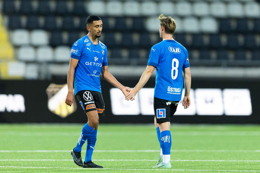 Halmstads Amir Al-Ammari och Jonathan Svedberg  deppar