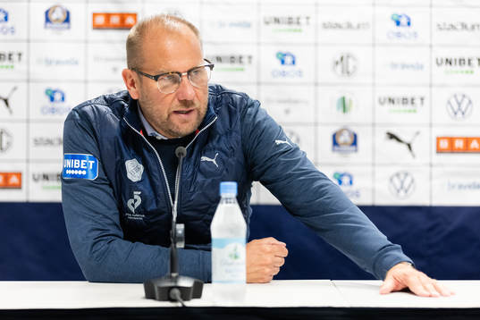 Halmstads tränare Magnus Haglund på presskonferensen