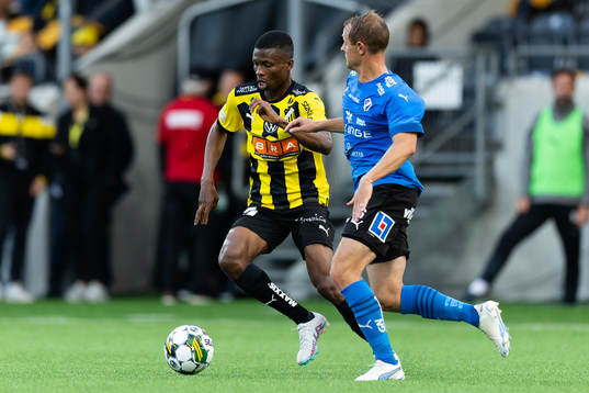 Häckens Akoua Romeo Amane och Halmstads Joel Allansson