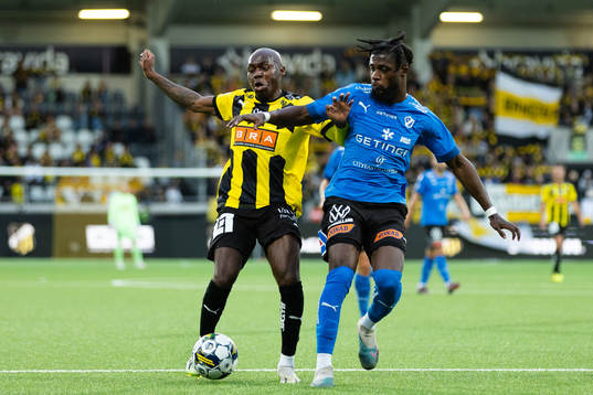 Häckens Edward Chilufya och Halmstads Joseph Baffoe