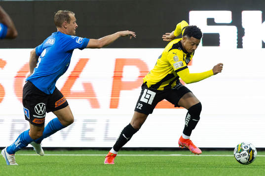 Halmstads Joel Allansson och Häckens Tobias Sana
