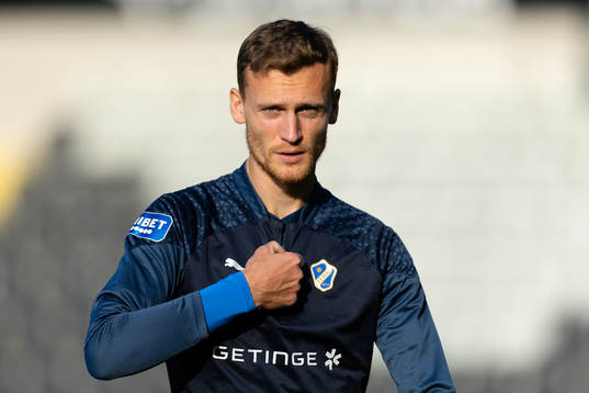 Halmstads Viktor Granath innan fotbollsmatchen i