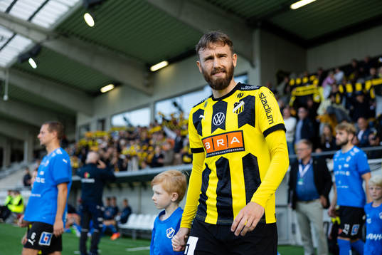 Häckens Momodou Lamin Sonko innan fotbollsmatchen i