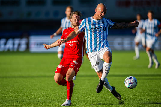 Bård Finne of Brann and Kasper Søndergaard Pedersen of