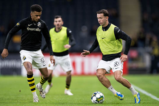 AIKs Rui Modesto och Bersant Celina värmer upp