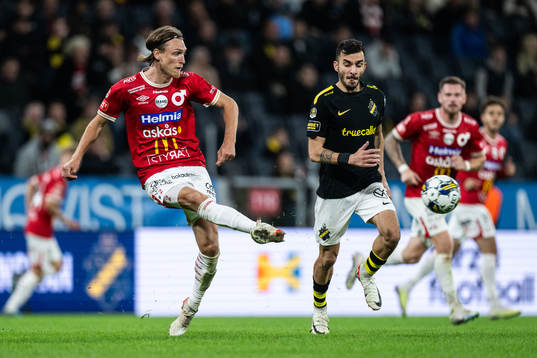 Degerfors Gustav Granath och AIKs Ioannis Pittas