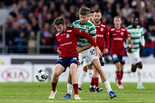 Östers Daniel Ljung och Västerås SKs Patric Åslund