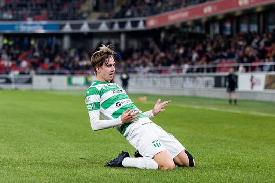 Västerås SKs Max Larsson jublar