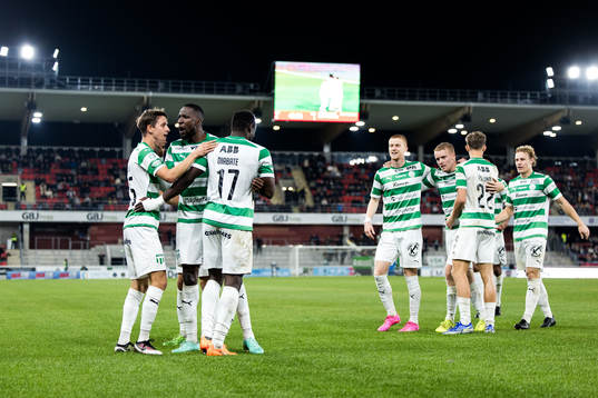 Västerås SKs Ibrahim Yalatif Diabaté jublar med