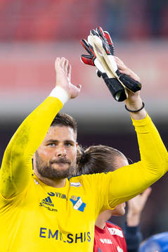 Östers målvakt Miloje Prekovic jublar