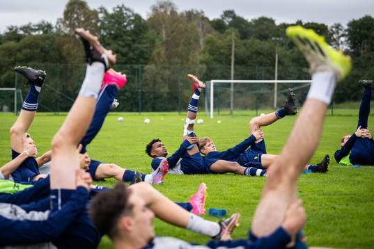 Hassan Dahir Yusuf och målvakt Mateo Jönsson Ballas