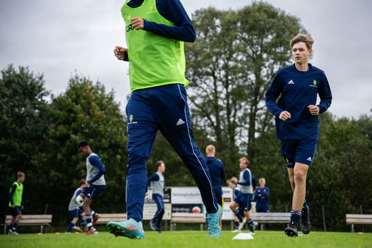 Målvakt Mateo Jönsson Ballas vid en träning
