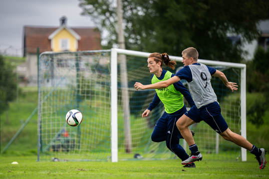 Benjamin Alija och Musse Bäck Engström vid en träning