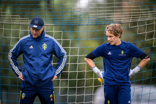 Målvaktstränare Timy Karlsson och målvakt Melker Parsmo