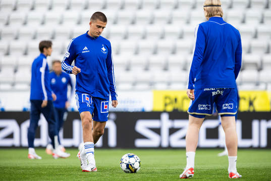 IFK Norrköpings Carl Björk på uppvärmningen
