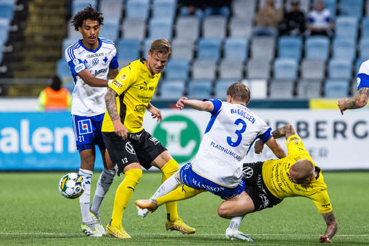 IFK Norrköpings Jesper Ceesay och Mjällbys David Löfquist