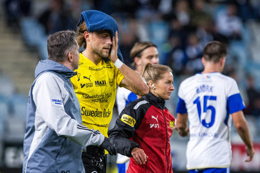 Mjällbys Tom Pettersson får vård