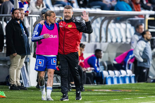IFK Norrköpings Ari Freyr Skulason och Mjällbys tränare