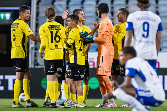Mjällbys spelare jublar