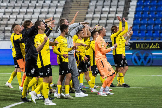 Mjällbys spelare jublar