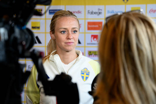 Amanda Ilestedt is being interviewed
