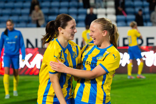 Eskilsminnes Crista Billström och Jasmine Hansen