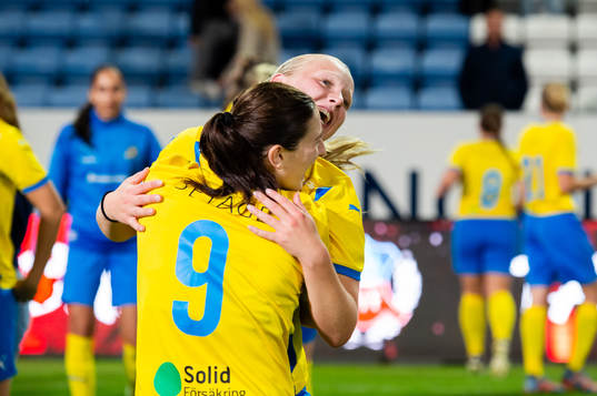 Eskilsminnes Crista Billström och Jasmine Hansen