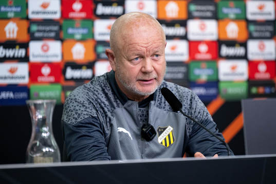 Head coach Per-Mathias Høgmo of Häcken