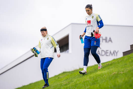 Goalkeeper Tove Enblom and goalkeeper Zecira Musovic