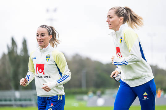 Kosovare Asllani and Linda Sembrant