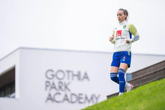 Kosovare Asllani