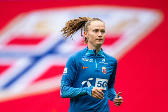 Bläddra bland fler bilder av Football, Nations League, Norway, training