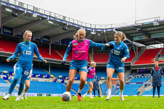 Caroline Graham Hansen, Frida Maanum and Maren Mjelde of
