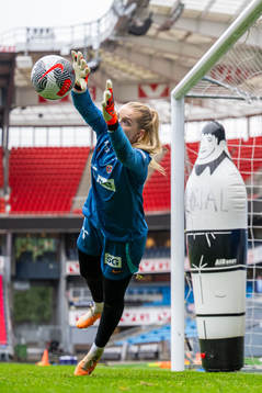Goalkeeper Guro Pettersen of the Norwegian women's national