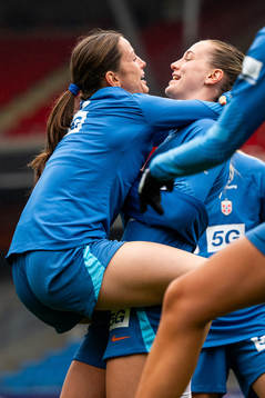 Tuva Hansen and Elisabeth Terland of the Norwegian women's
