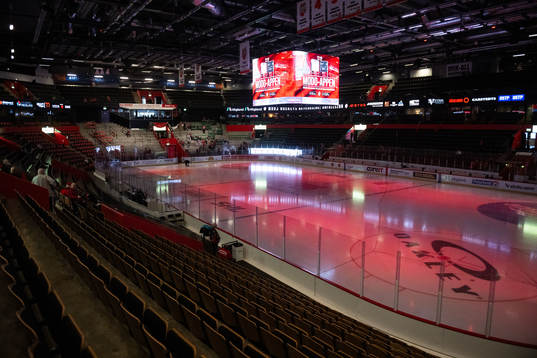 Interiör vy över Hägglunds Arena