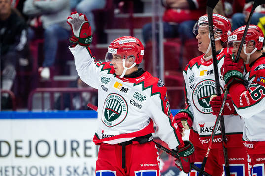 Frölundas Jere Innala jublar
