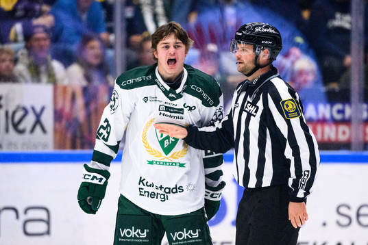 Färjestads Lucas Forsell reagerar