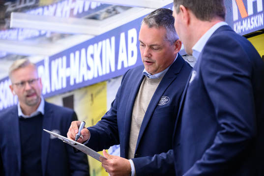 HV71s tränare Tomas Montén