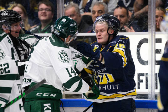 Slagsmål mellan Färjestads Victor Ejdsell och HV71s Tommi