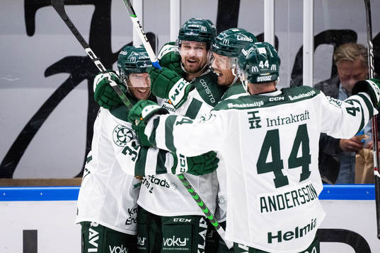 Färjestads Linus Johansson jublar