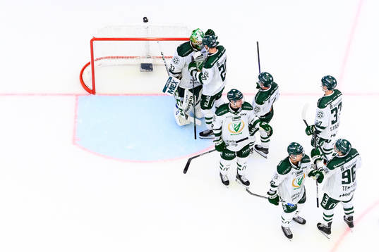 Färjestads spelare jublar