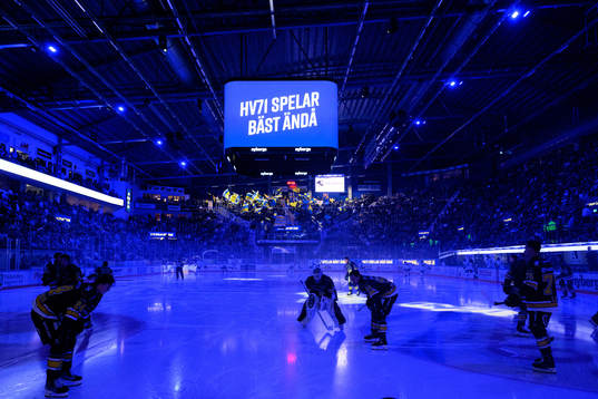 HV71s spelare åker ut på isen innan ishockeymatchen i SHL