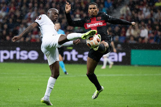 Edward Chilufya of Häcken and Amine Adli of Bayer