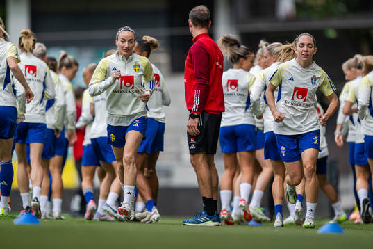 Kosovare Asllani and Elin Rubensson