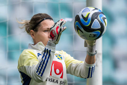 Goalkeeper Jennifer Falk